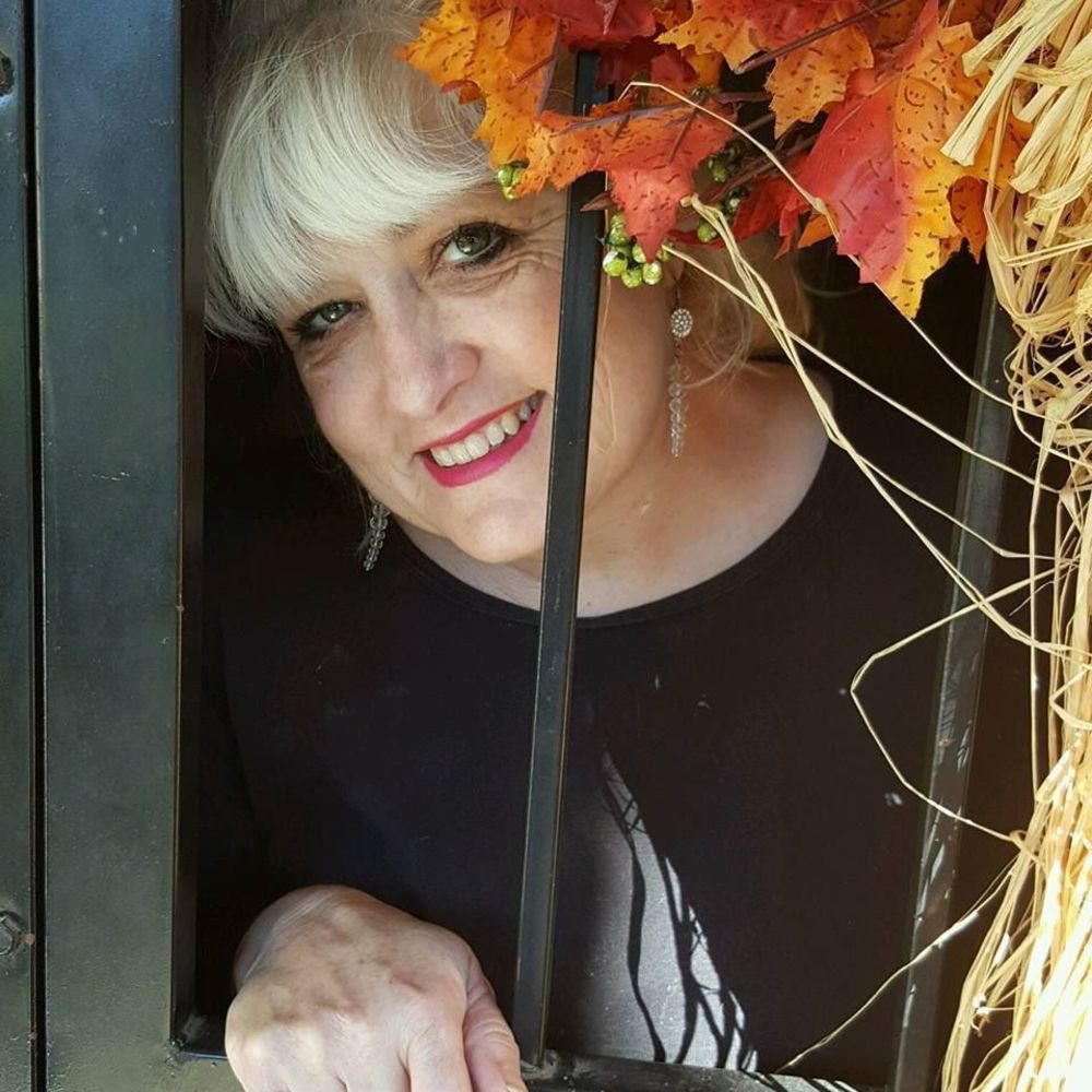Meet your Posher, Vickie perry